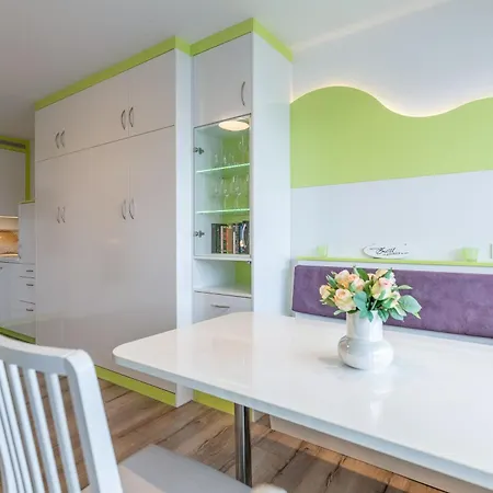 Haus Nautic, 402 Apartment